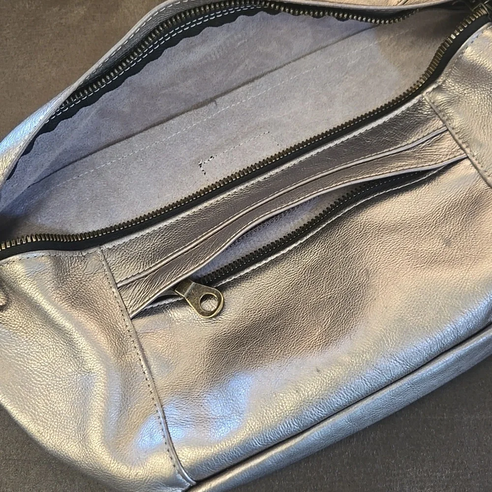 Parker Thatch Sling Bag - Picture 8 of 9